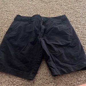 Mens black aeropostal kaki like shorts size 31 waist (great condition)